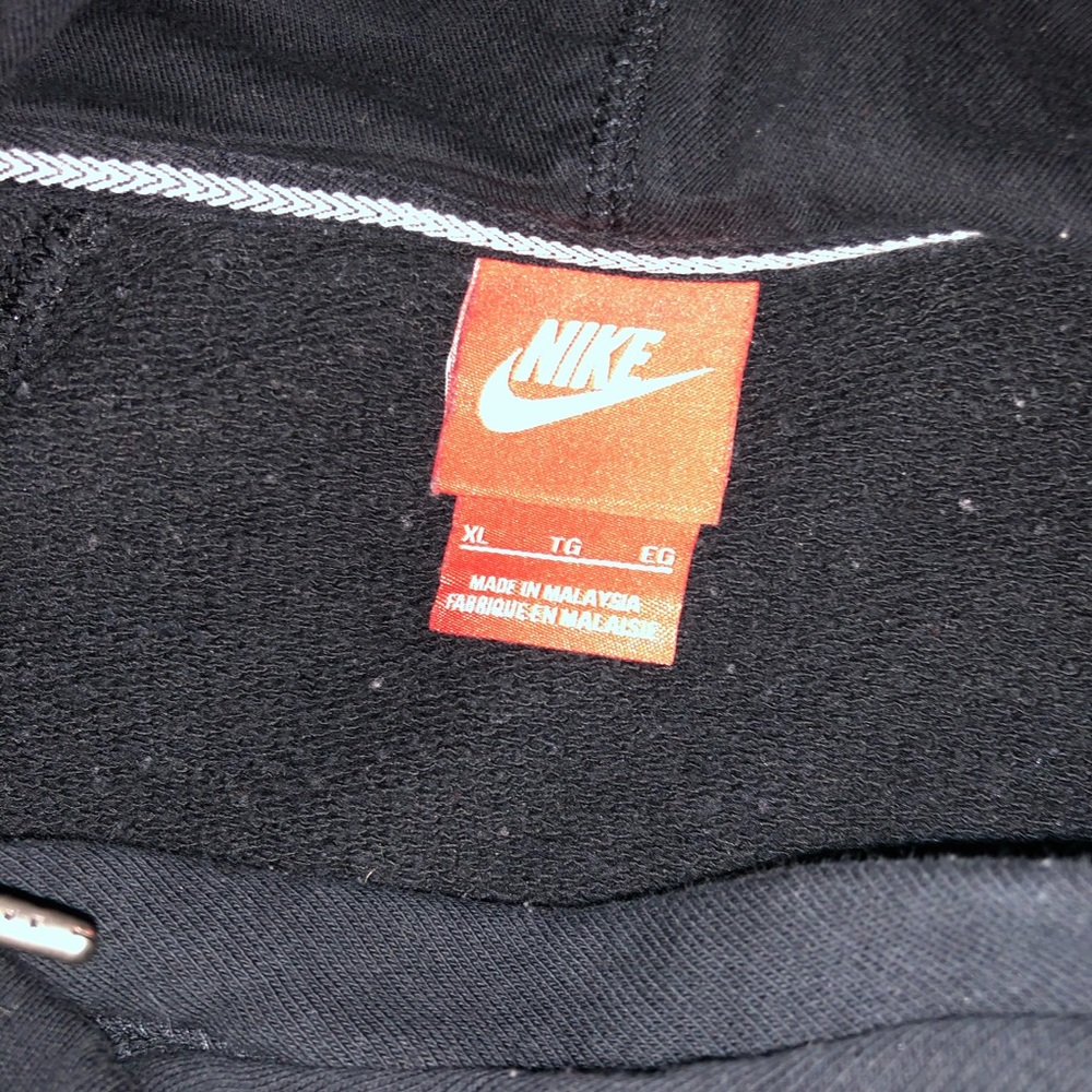 BLACK NIKE PULLOVER HOODIE SWEATSHIRT - Picture 3 of 3